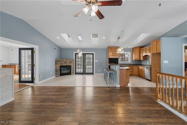 4885 Will Drive, New Franklin, OH 44319