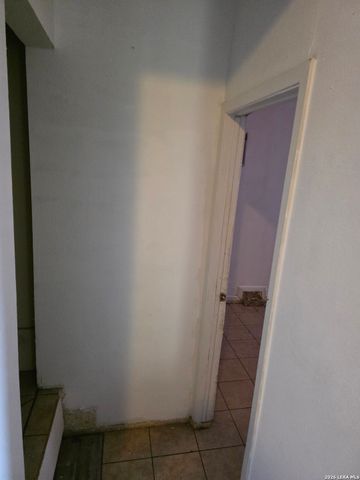 527 Griggs, San Antonio, TX 78228