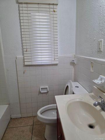 527 Griggs, San Antonio, TX 78228