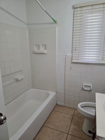 527 Griggs, San Antonio, TX 78228