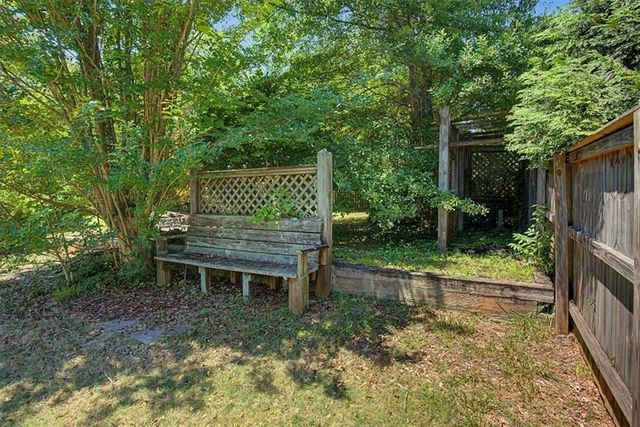 2265 Brandon Court NE, Marietta, GA 30066