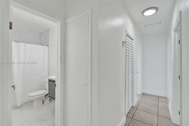 5750 NW 111th St, Hialeah, FL 33012