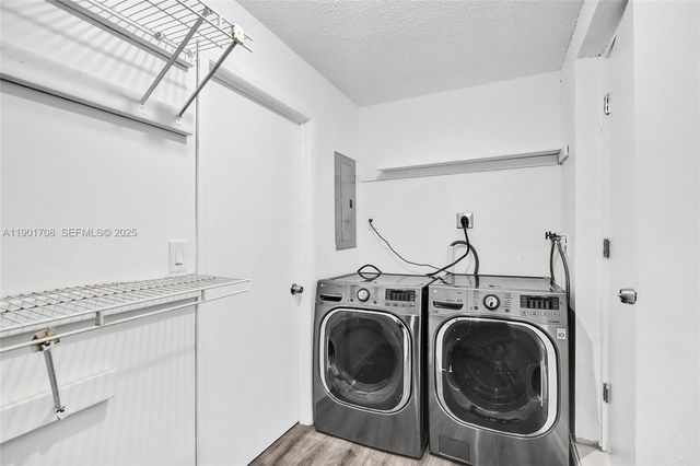 5750 NW 111th St, Hialeah, FL 33012