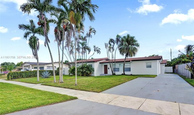 5750 NW 111th St, Hialeah, FL 33012