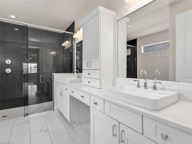 8893 Redonda DR, Naples, FL 34114