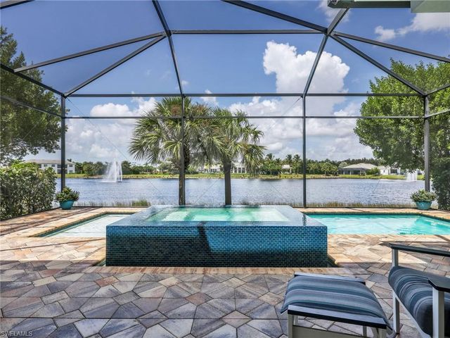 8893 Redonda DR, Naples, FL 34114
