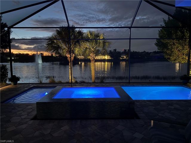 8893 Redonda DR, Naples, FL 34114