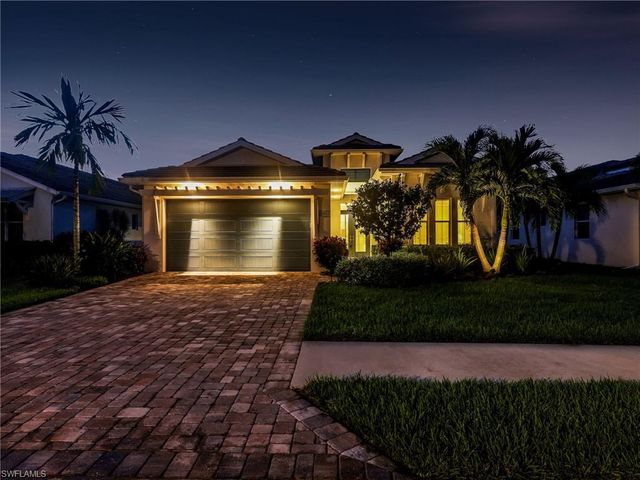 8893 Redonda DR, Naples, FL 34114