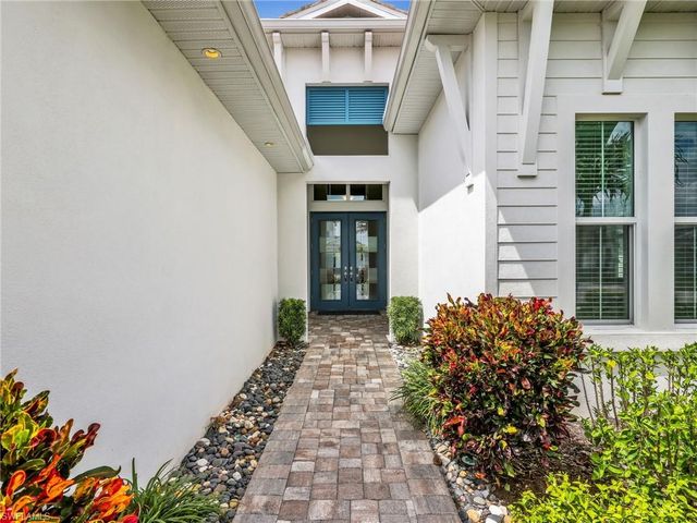 8893 Redonda DR, Naples, FL 34114