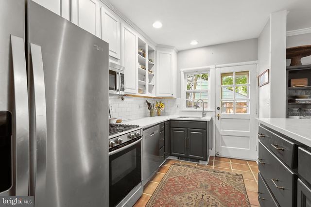 8 DUNKIRK RD, Baltimore, MD 21212