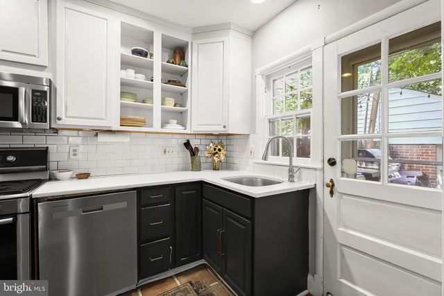 8 DUNKIRK RD, Baltimore, MD 21212