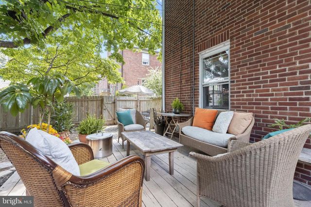 8 DUNKIRK RD, Baltimore, MD 21212