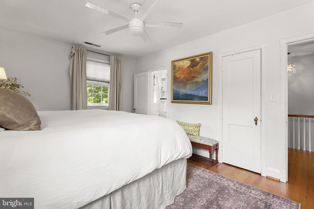 8 DUNKIRK RD, Baltimore, MD 21212