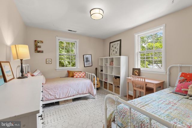 8 DUNKIRK RD, Baltimore, MD 21212