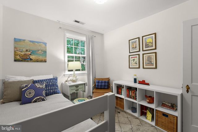 8 DUNKIRK RD, Baltimore, MD 21212