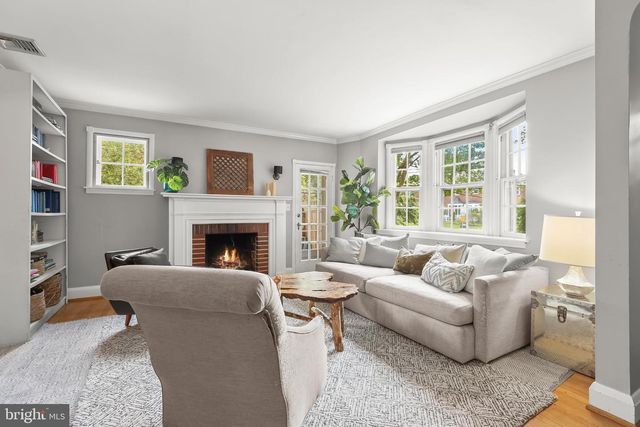 8 DUNKIRK RD, Baltimore, MD 21212
