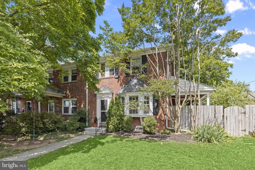 8 DUNKIRK RD, Baltimore, MD 21212