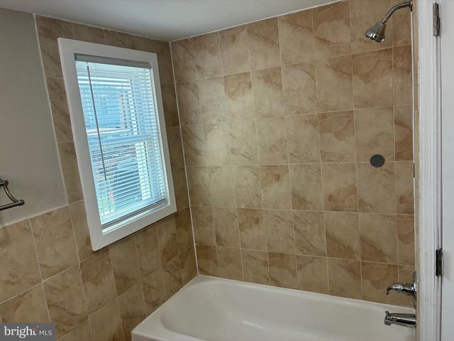 5402 LEBANON AVE, Philadelphia, PA 19131