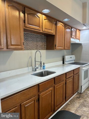 5402 LEBANON AVE, Philadelphia, PA 19131