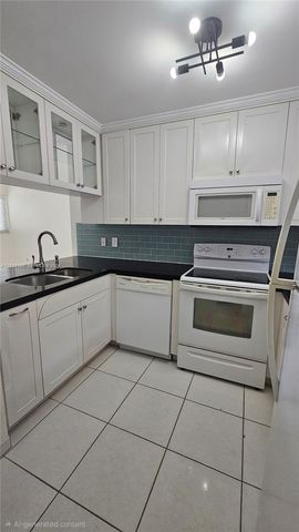 13404 SW 62nd St 110L, Miami, FL 33183