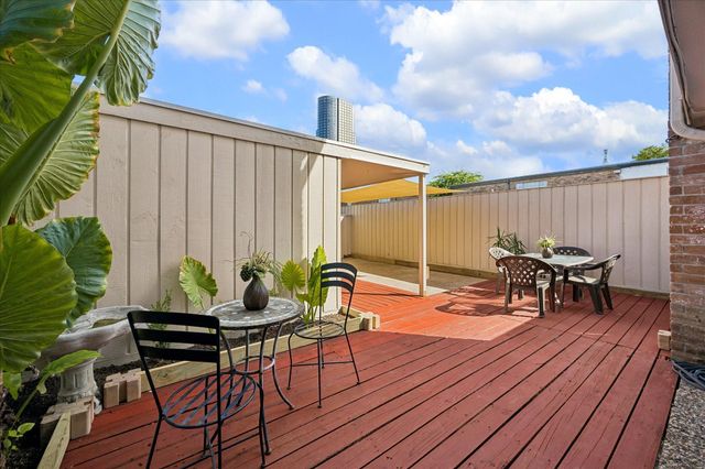 1451 Fountain View Drive 6, Houston, TX 77057