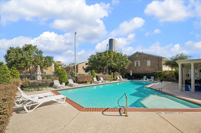 1451 Fountain View Drive 6, Houston, TX 77057
