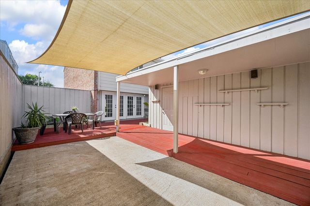 1451 Fountain View Drive 6, Houston, TX 77057