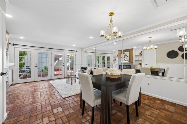 1451 Fountain View Drive 6, Houston, TX 77057