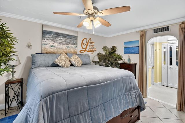 769 Jeffery Street 2-203, Boca Raton, FL 33487