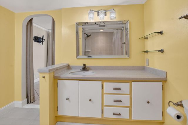 769 Jeffery Street 2-203, Boca Raton, FL 33487