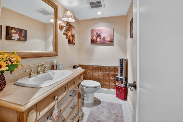 769 Jeffery Street 2-203, Boca Raton, FL 33487