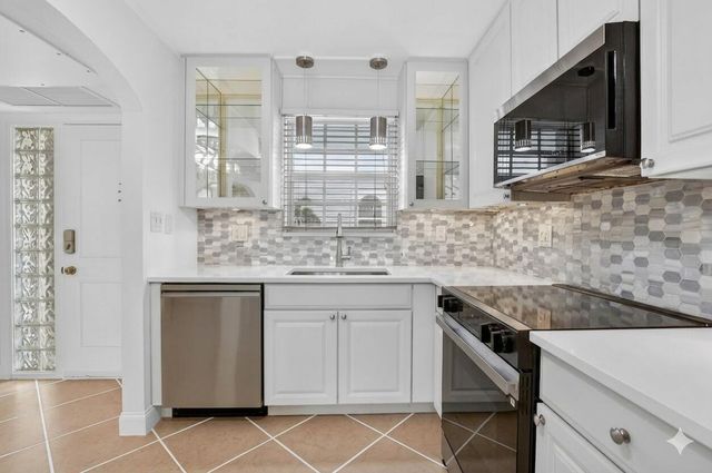 769 Jeffery Street 2-203, Boca Raton, FL 33487