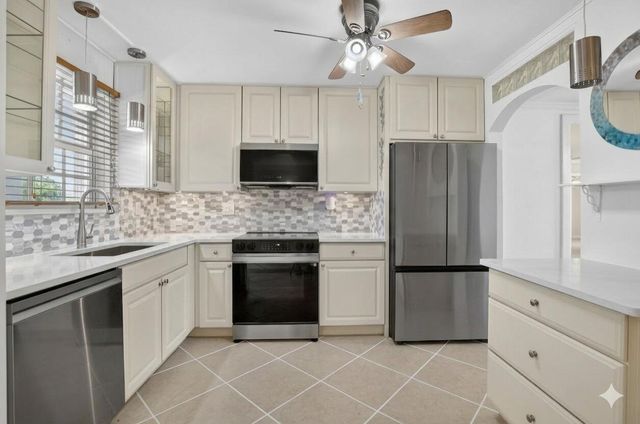 769 Jeffery Street 2-203, Boca Raton, FL 33487