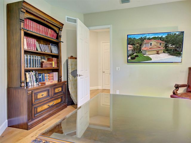 5026 HANGING MOSS LANE, Sarasota, FL 34238