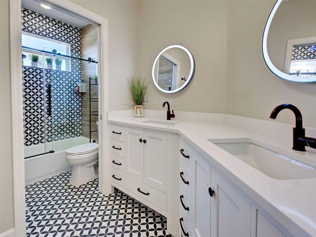5026 HANGING MOSS LANE, Sarasota, FL 34238