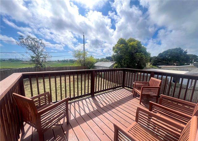 3025 Bimini Dr, Corpus Christi, TX 78418