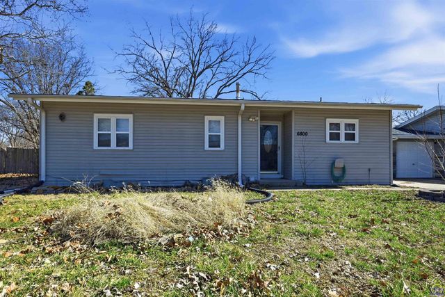 6800 SW Crestwood DR, Topeka, KS 66619