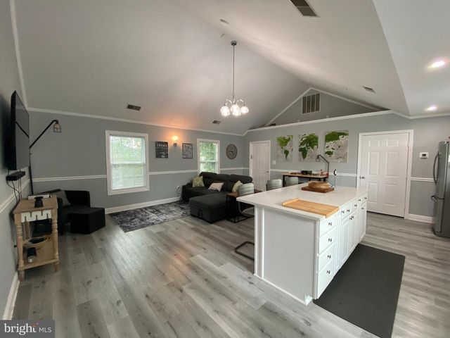 522 W KING ST, Martinsburg, WV 25401