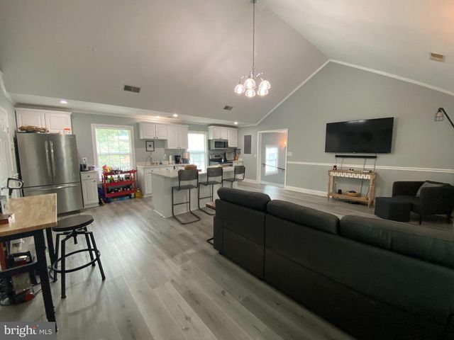 522 W KING ST, Martinsburg, WV 25401