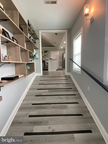 522 W KING ST, Martinsburg, WV 25401