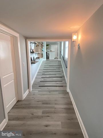 522 W KING ST, Martinsburg, WV 25401