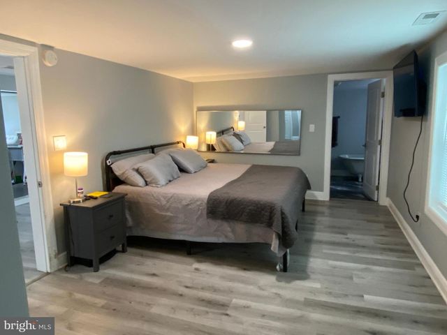 522 W KING ST, Martinsburg, WV 25401