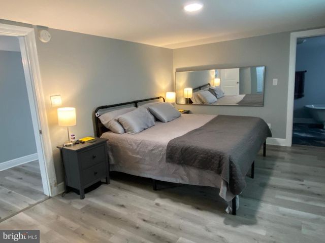 522 W KING ST, Martinsburg, WV 25401
