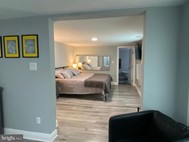 522 W KING ST, Martinsburg, WV 25401