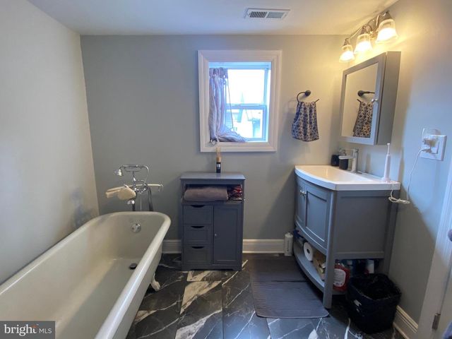 522 W KING ST, Martinsburg, WV 25401