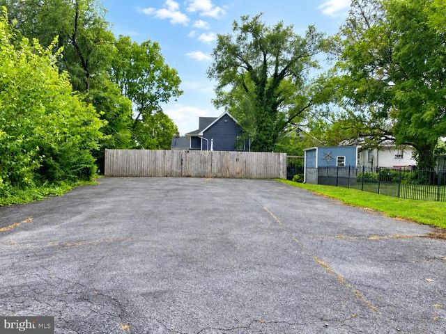 522 W KING ST, Martinsburg, WV 25401