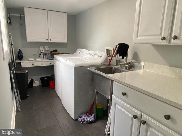 522 W KING ST, Martinsburg, WV 25401