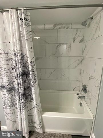522 W KING ST, Martinsburg, WV 25401