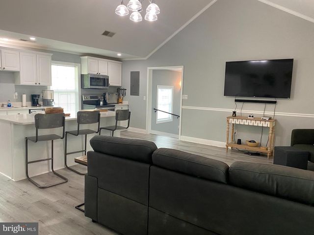 522 W KING ST, Martinsburg, WV 25401