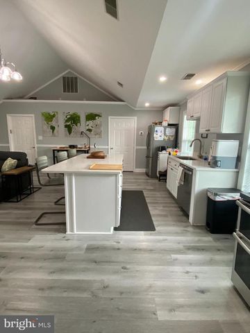522 W KING ST, Martinsburg, WV 25401